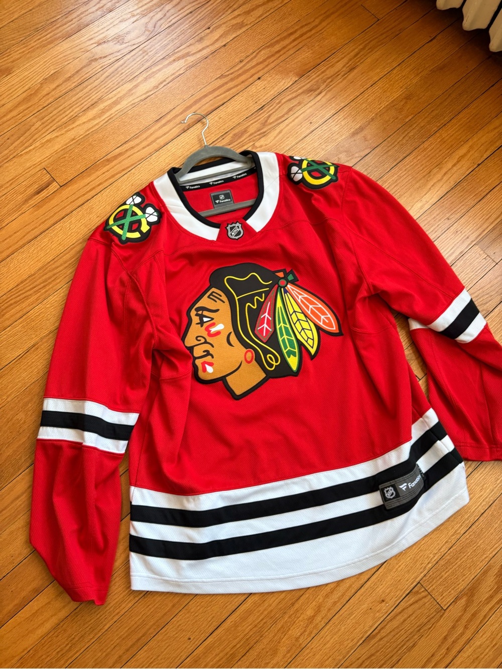 Fanatics Chicago Blackhawks Red NHL Jersey Official Licensed Hockey Fan Gear - Picture 5 of 7